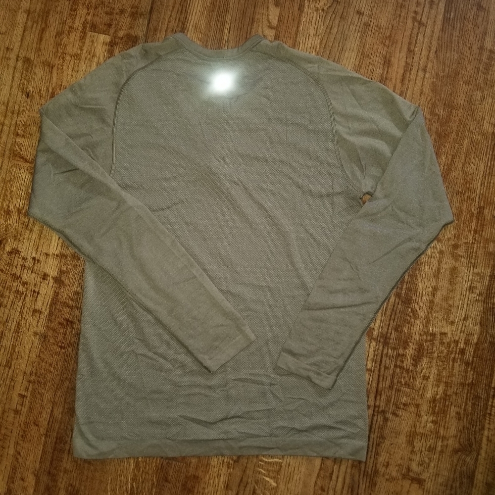 Lululemon Long Sleeve - Picture 3 of 4